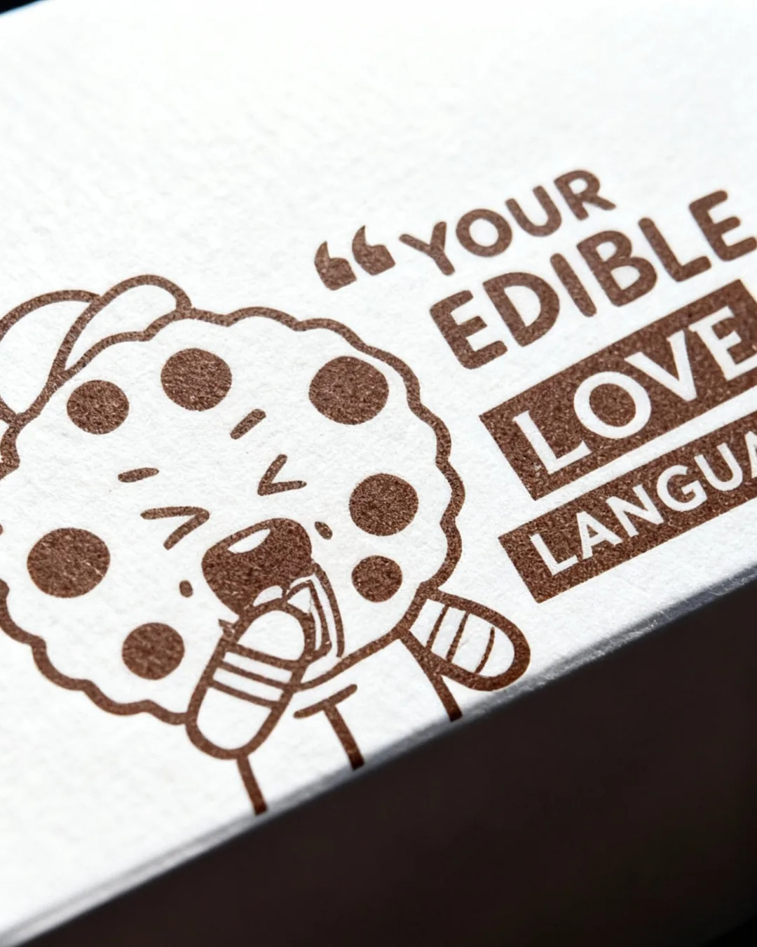 Detail hasil cetak ilustrasi cokelat pada food box